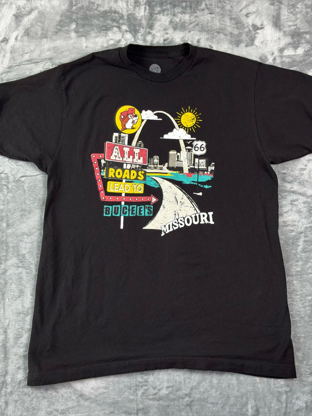 Buc-ees All Roads Lead To Missouri T-shirt Size Large Black Route 66 Distressed